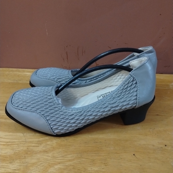 Beacon Shoes - New comfort well by beacon women's gray size 5m stretched pumps